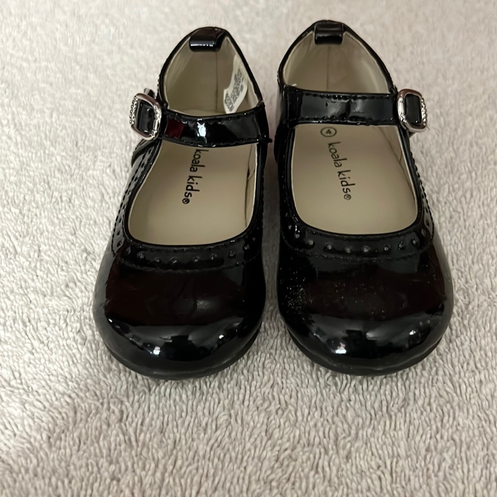 Koala Kids Black Patent Dress Shoes Size 4